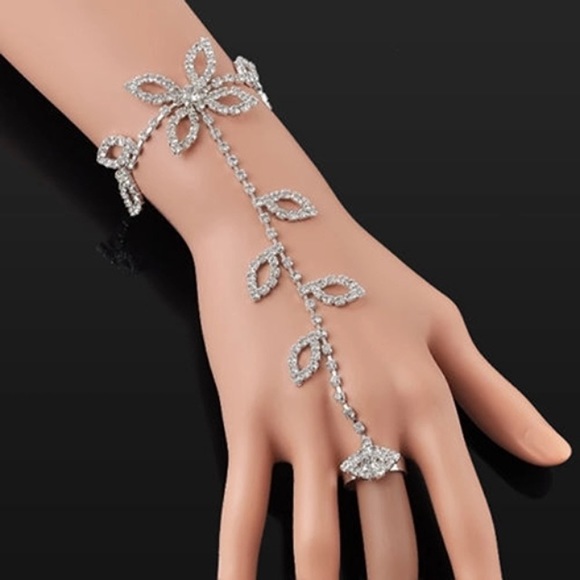 NEW CRYSTAL FLOWER & LEAF RING BRACELET - Picture 2 of 4